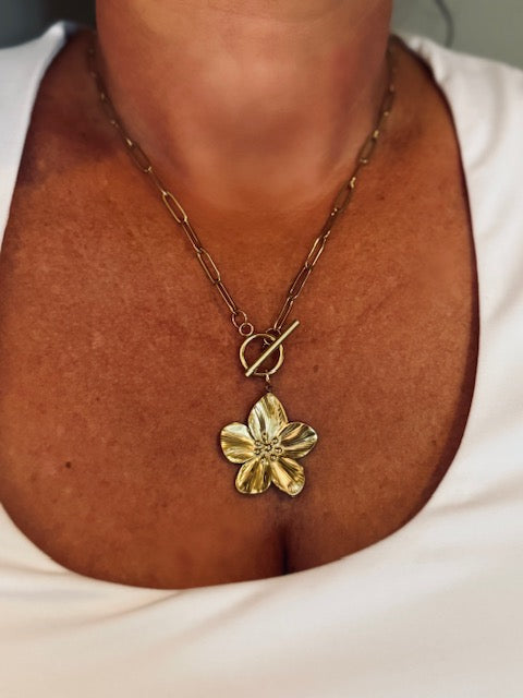 Collier fleur d'or